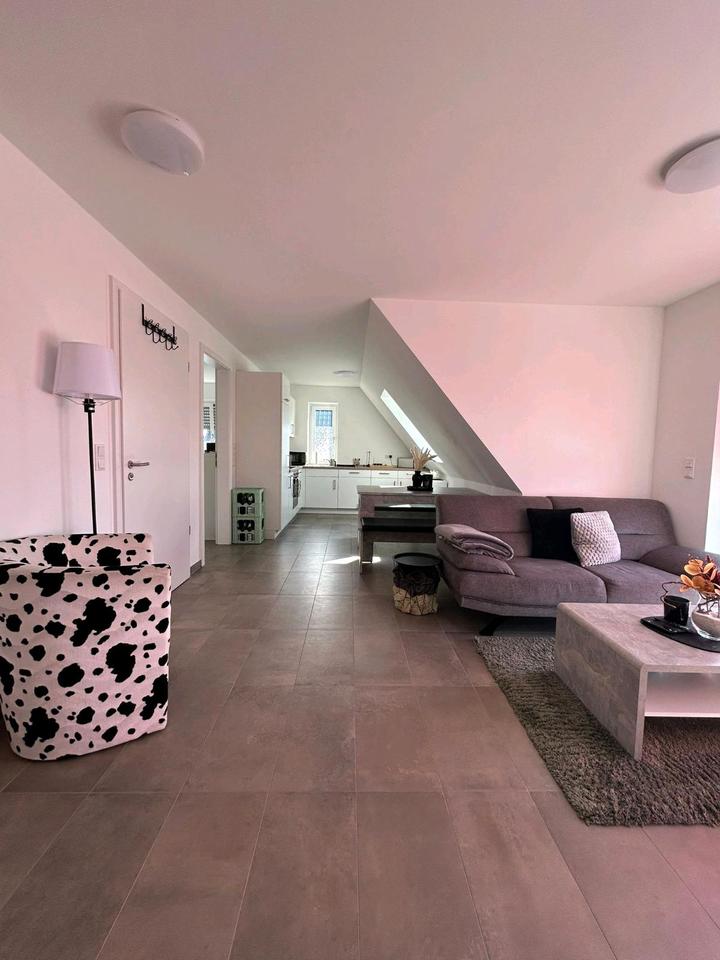 Thumbnail-Moderne, neuwertige 2-Zimmer-Dachgeschoss-Wohnung mit Balkon