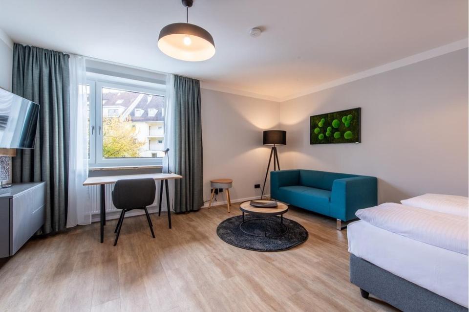 Thumbnail-Ruhiges, modern möbliertes Design-Apartment in U3 und Isarnähe.