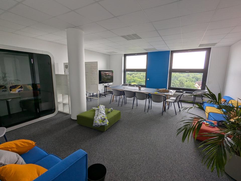 Thumbnail-28-220 m2 Büroflächen zur Untermiete im Ullsteinhaus (9. Etage)