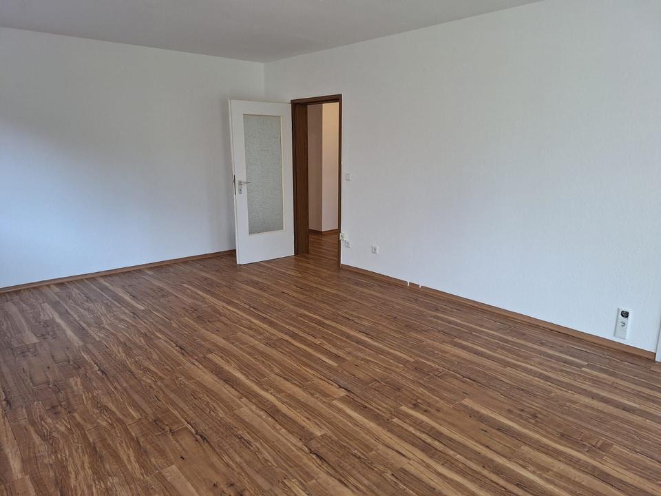 Thumbnail-Erstbezug nach Renovierung - Helle 3,5-Zimmer-Wohnung mit Balkon in ruhiger Lage