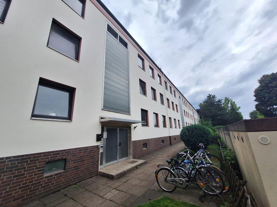 Thumbnail-4 Zimmer Wohnung mit Balkon frisch renoviert im Erdgeschoss