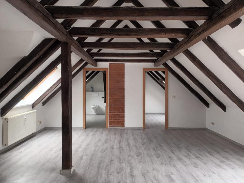 Thumbnail-Helle 3-Raum-Wohnung mit Gartenblick im Herzen von Rositz