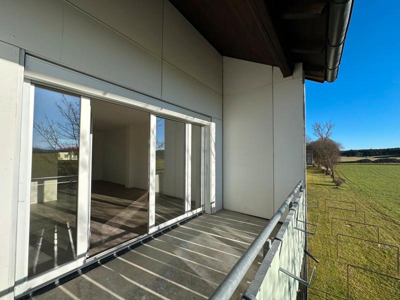 Thumbnail-2. OG 3,5 Zimmer mit Balkon (frisch saniert) ab Mai