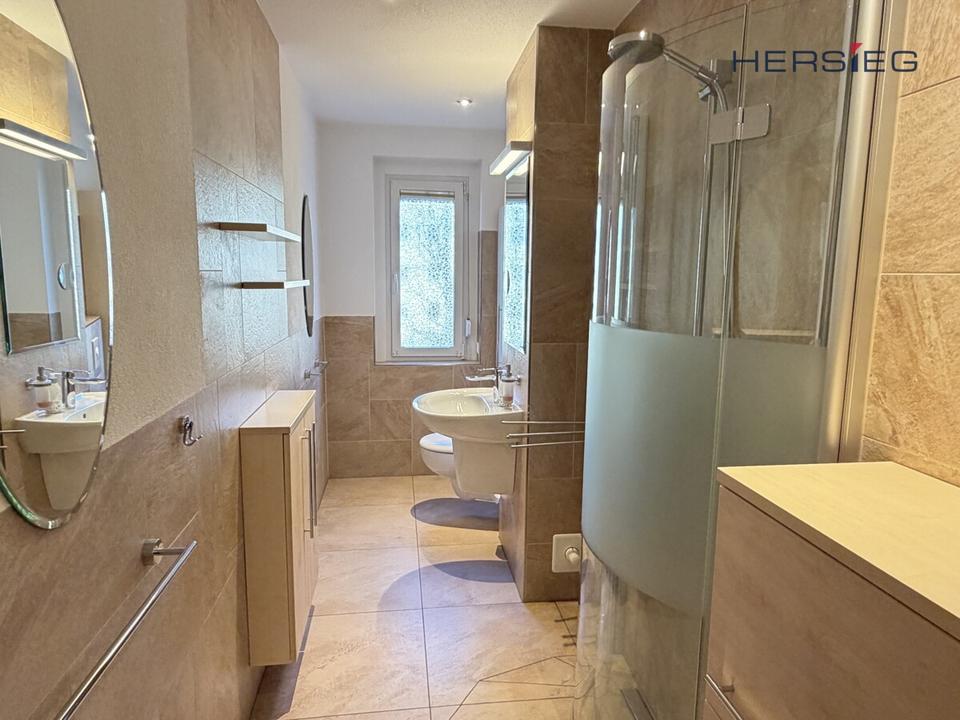 Thumbnail-3-Zimmer Wohnung mit Balkon, Einbauküche und Stellplatz!