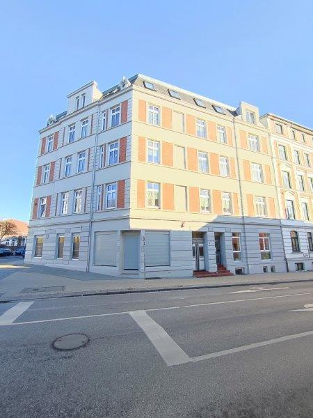 Thumbnail-Geräumige 2 Zimmer-Wohnung in der Werdervorstadt zu mieten.