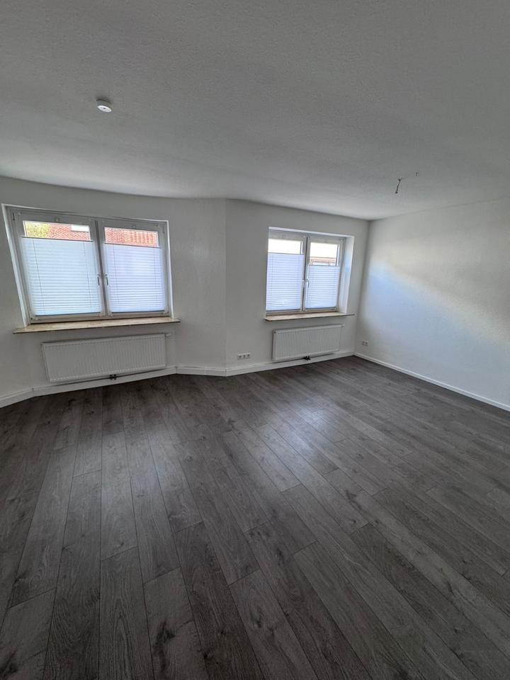 Thumbnail-Renovierte 2,5-Zimmer-Wohnung , Stadtmitte – 70 m², Erdgeschoss