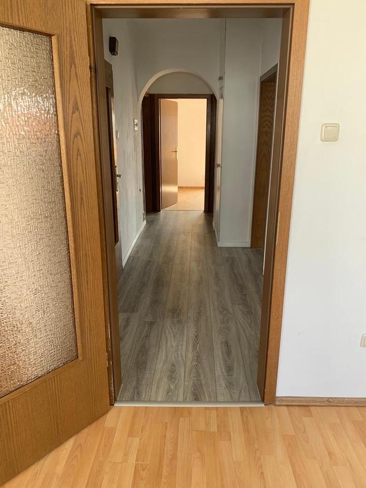 Thumbnail-Gepflegte 4ZKB Wohnung mit Balkon in Niestetal-Heiligenrode