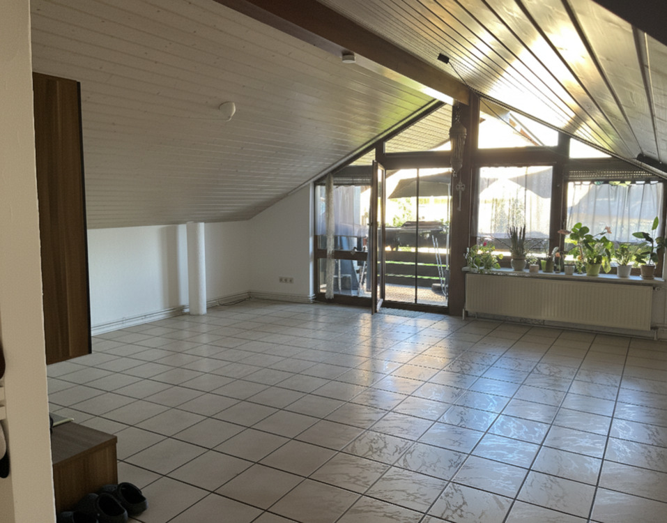 Thumbnail-Exklusives Wohnen unter dem Dach: Ihre lichtdurchflutete 3-Zimmer