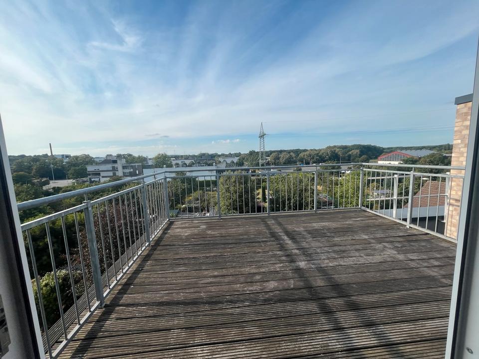 Thumbnail-3 ZKB Wohnung mit Balkon Einbauküche Vinylboden