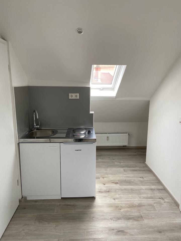 Thumbnail-Top-Lage. 1-Zimmer Wohnung. Saniert, renoviert und möbliert.