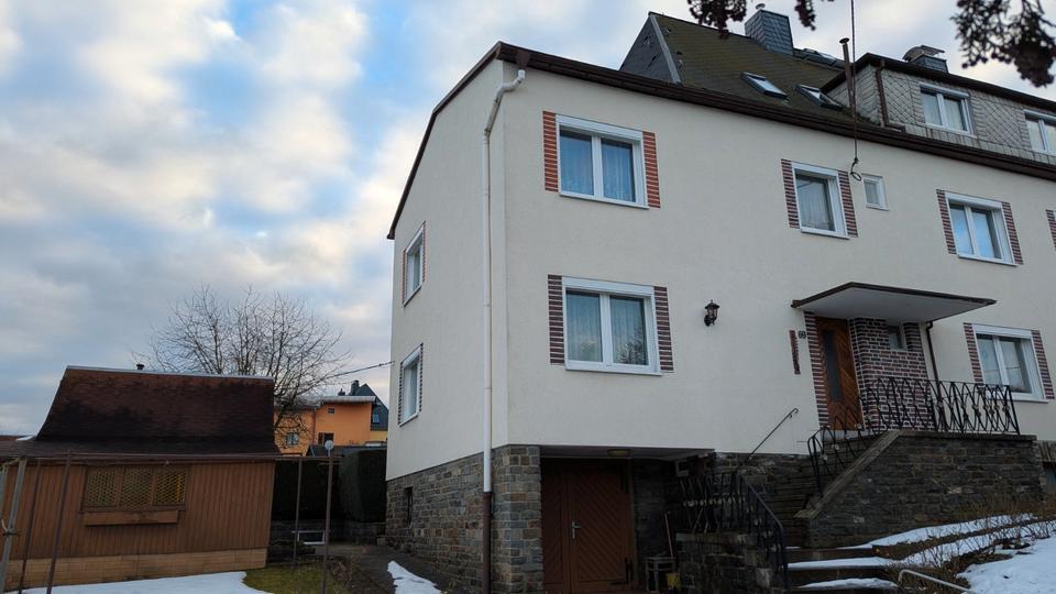 Thumbnail-Zweifamilienhaus (Doppelhaushälfte) mit Garten in schöner Lage