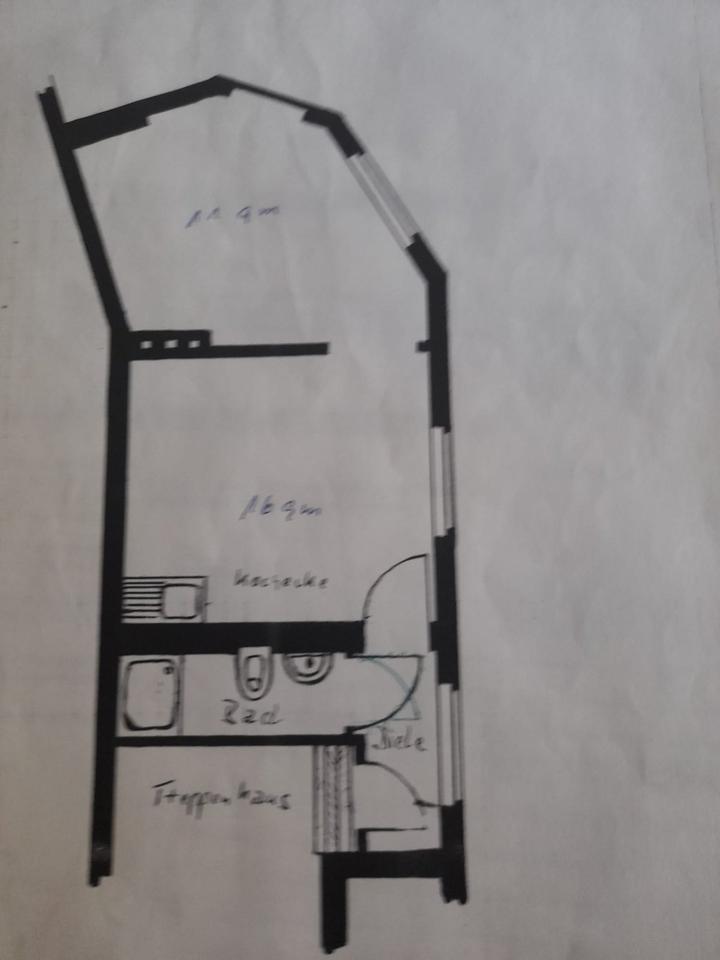 Thumbnail-ruhiges, interessant geschnittenes Studentenappartment