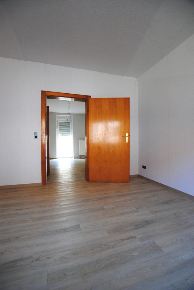 Thumbnail-Moderne Erdgeschosswohnung mit Einbauküche