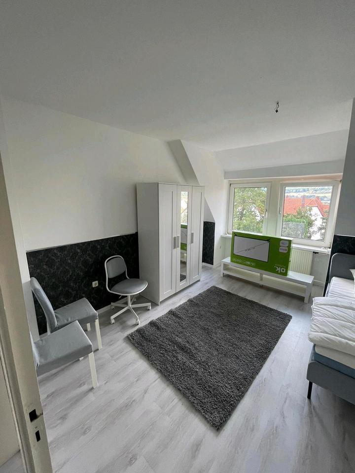 Thumbnail-Dachgeschosswohnung, 97 qm, 4 Zimmer + Küche + Bad ab 01.06.