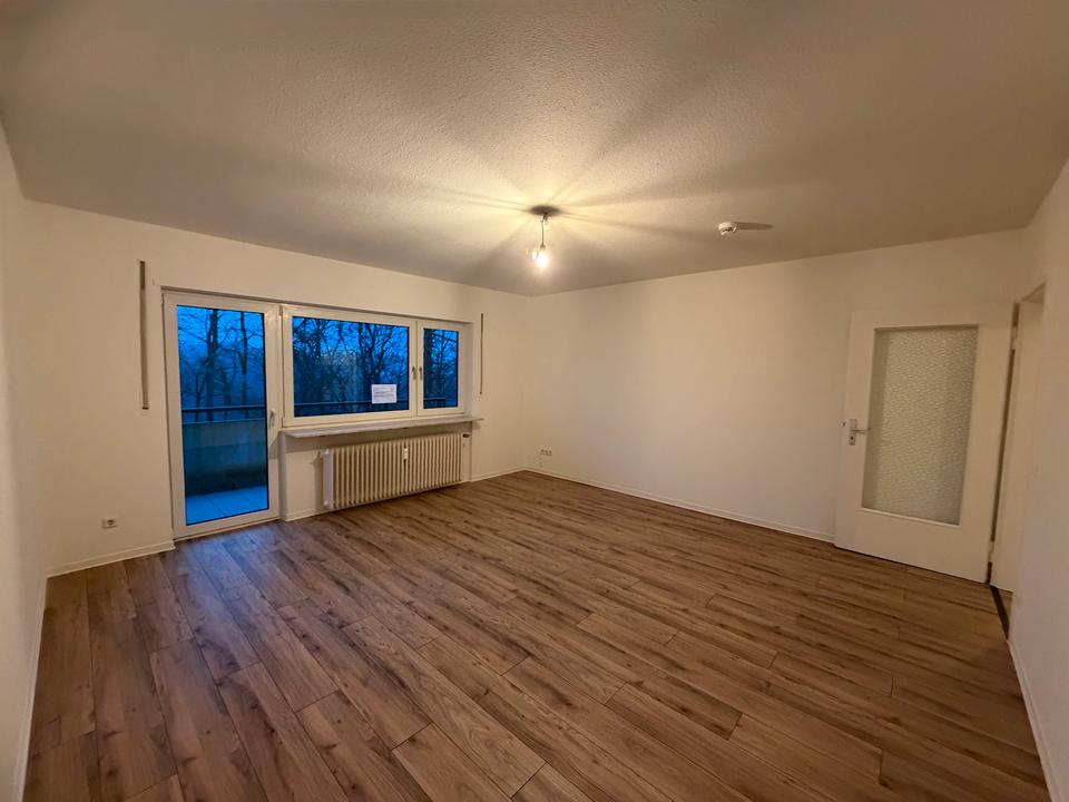 Thumbnail-moderne 2-Zimmer-Wohnung mit großem Balkon auf dem Eschberg in Saarbrücken