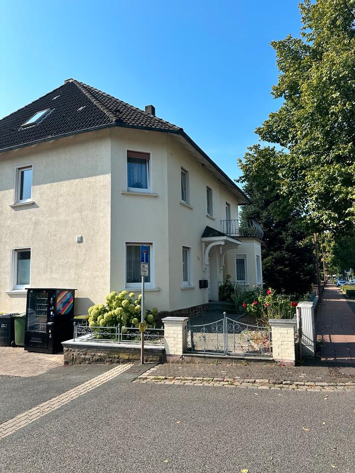 Thumbnail-Schöne zentrale 10 Zimmerwohnung mit Küche u. Balkon
