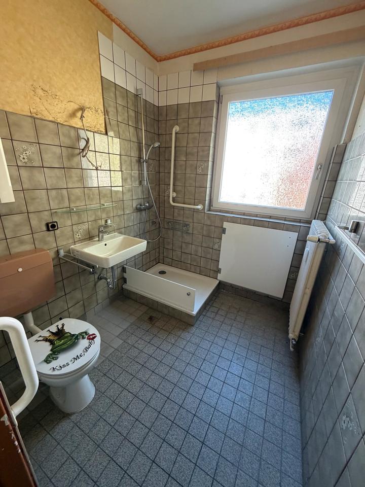 Thumbnail-2- Zimmerwohnung Renovierungsbedürftig
