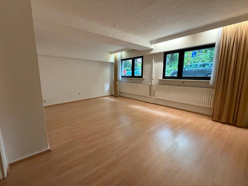 Thumbnail-Helle 2,5-Zimmer-Souterrainwohnung in ruhiger Lage