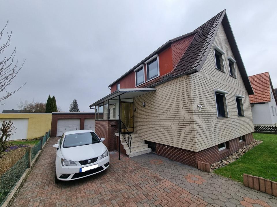 Thumbnail-Charmantes umfangreich modernisiertes Einfamilienhaus mit Garten