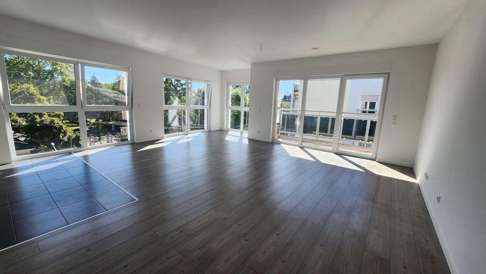 Thumbnail-Exklusive großzügige 2 Zi. Whg. in toller Lage mit Balkon und EBK