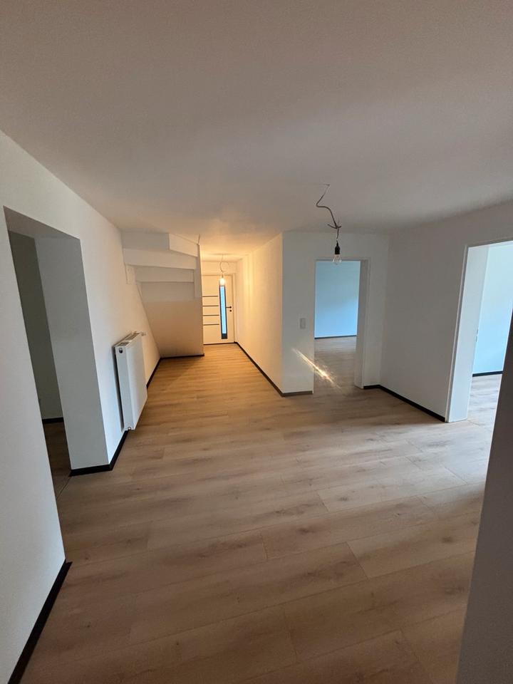 Thumbnail-Erstbezug: Helle 2-3 ZKB mit eigenem Garten & Keller