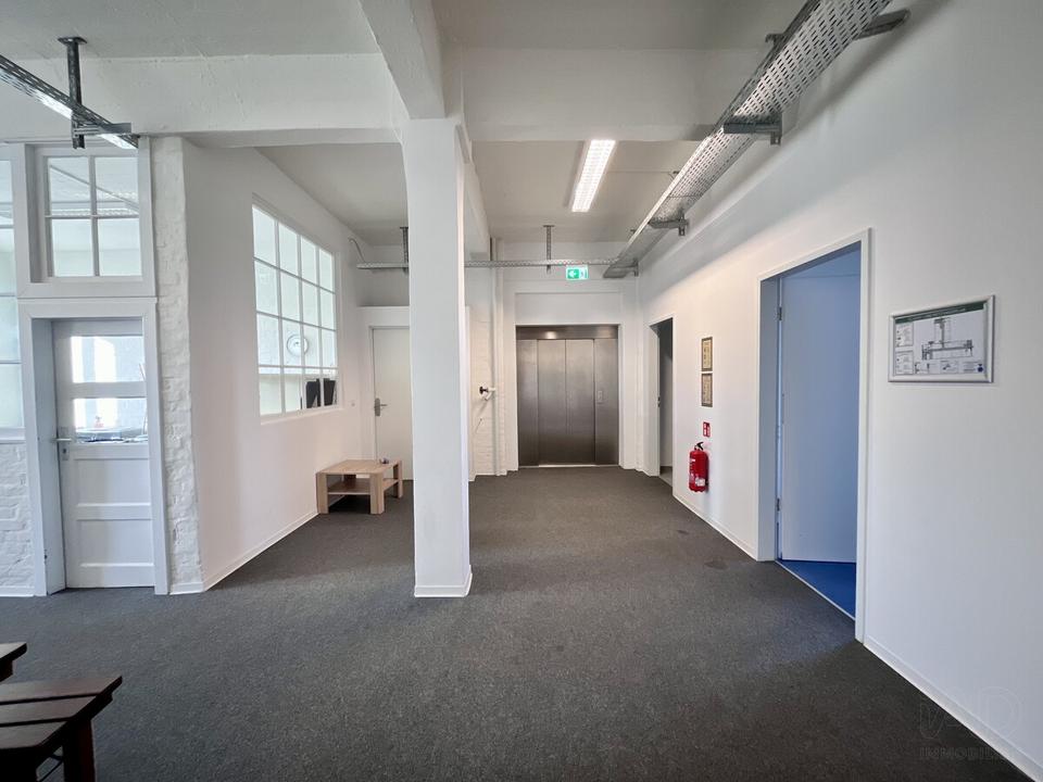 Thumbnail-Moderne Gewerbeflächen in Loftstil mit Blick auf Tempelhofer Feld