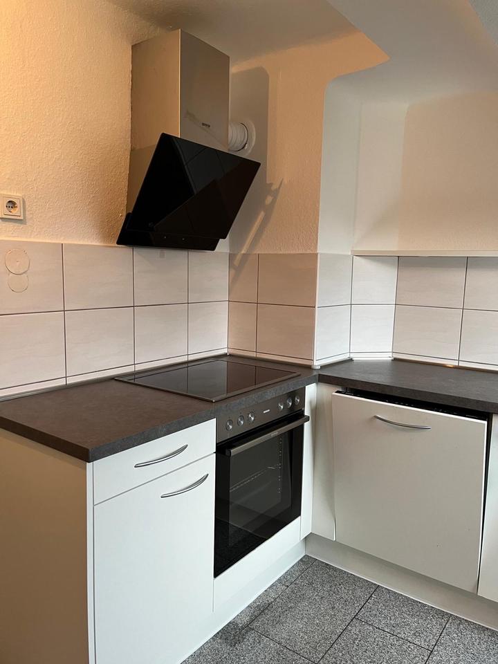 Thumbnail-Renovierte Dachgeschosswohnung mit Gartenblick