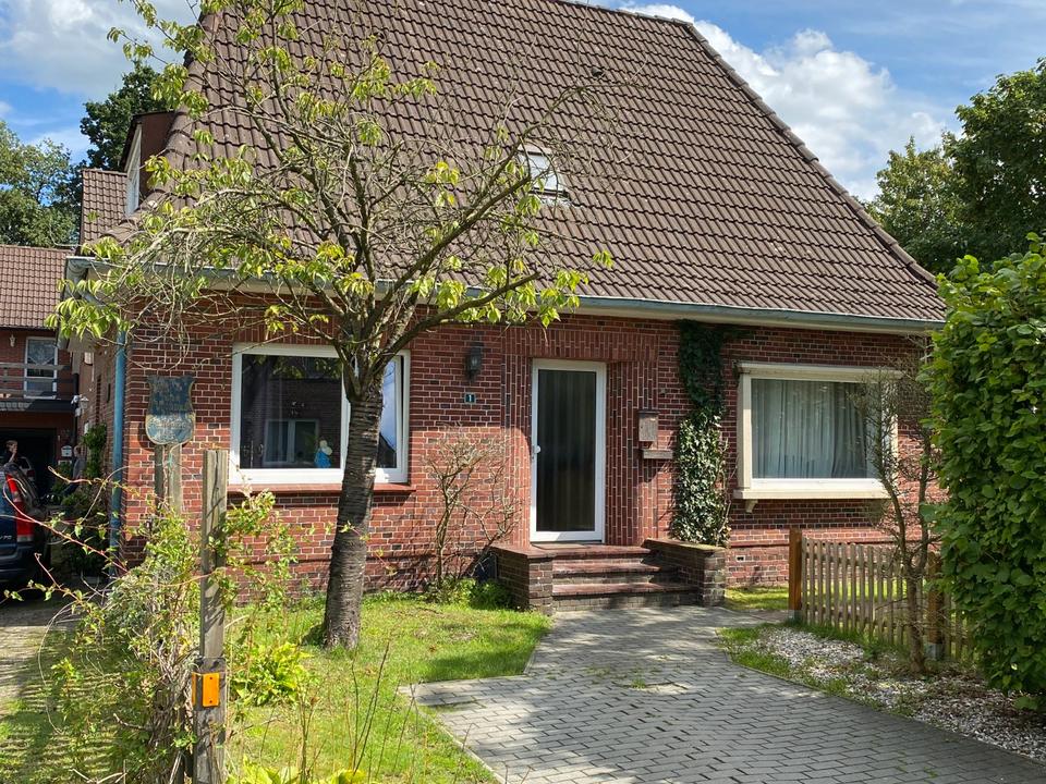 Thumbnail-Vermieteter Gebäudekomplex mit kleinem Garten und Baugrundstück