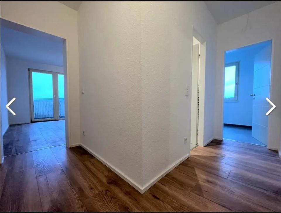 Thumbnail-Gemütliche 2-Zimmer-Wohnung mit Balkon und Blick auf die Frankfurter Skyline