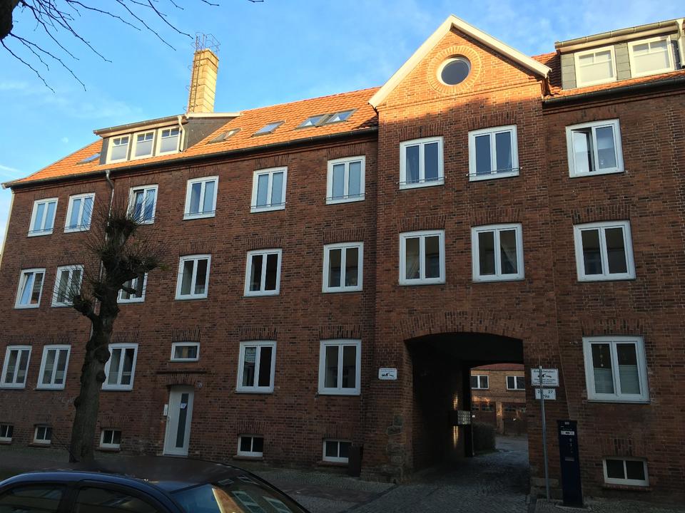 Thumbnail-116-005 3-Raum-Wohnung mit Balkon in Schwerin zu vermieten 2. OG