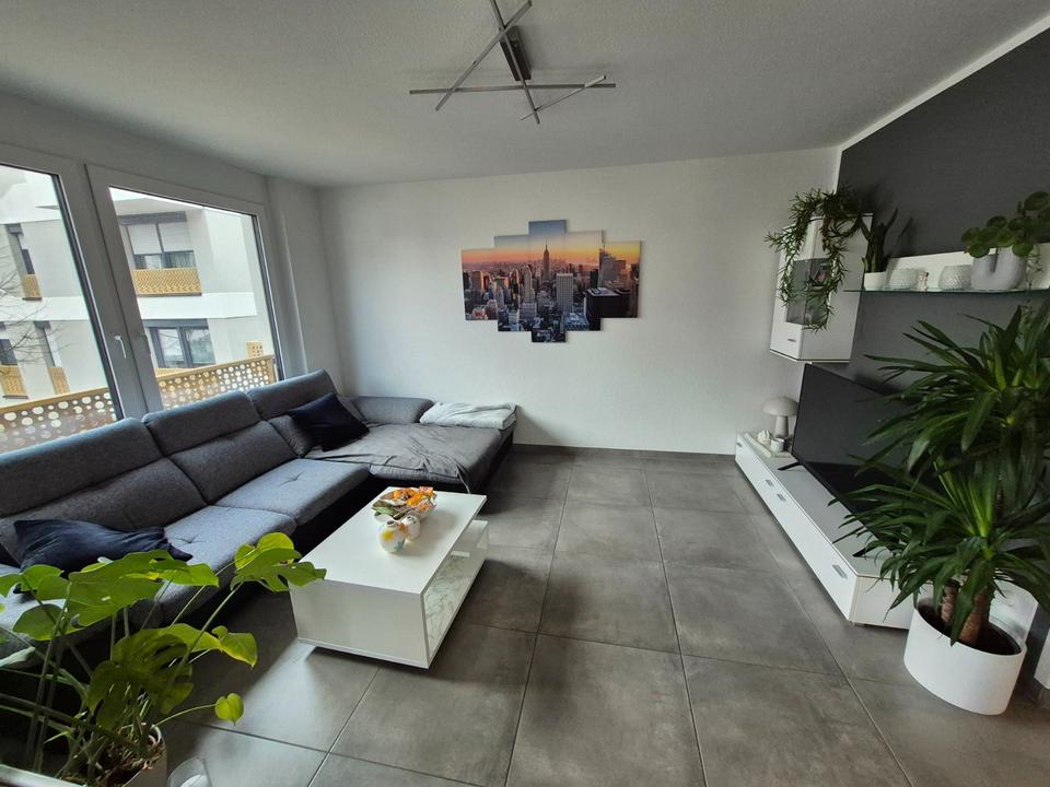 Thumbnail-Neuwertige 4,5-Zimmer Wohnung mit Balkon, EBK und TG-Stellplatz