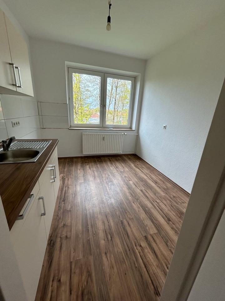 Thumbnail--Zimmer Wohnung mit Balkon