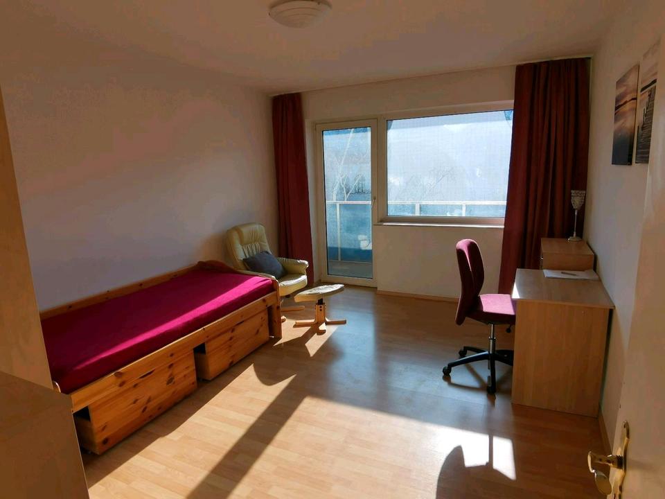 Thumbnail-1-Zimmer-Appartement direkt am Kaufland, EBK, Balkon, Aufzug
