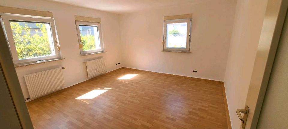 Thumbnail-65m², 3ZKB Erdgeschoss Wohnung am Ende der Friedrich Ebert Straße