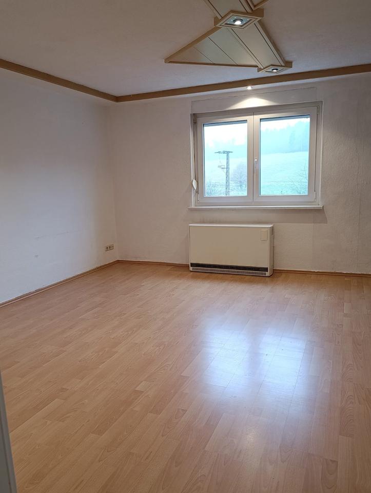 Thumbnail-SOFORT: 3 ZKB 1. OG Whg. zu vermieten, Stellplatz + Garten nutz.