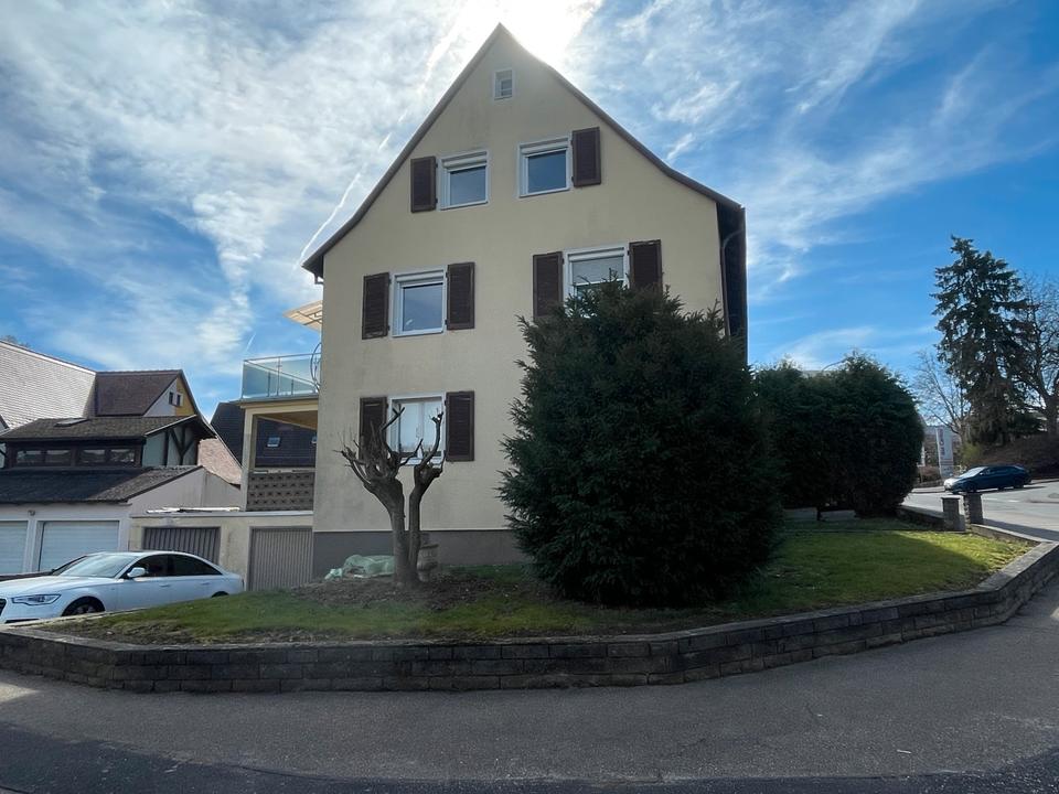 Thumbnail-Tolles 3 Familienhaus in guter Lage , 2 Garagen und großer Grund
