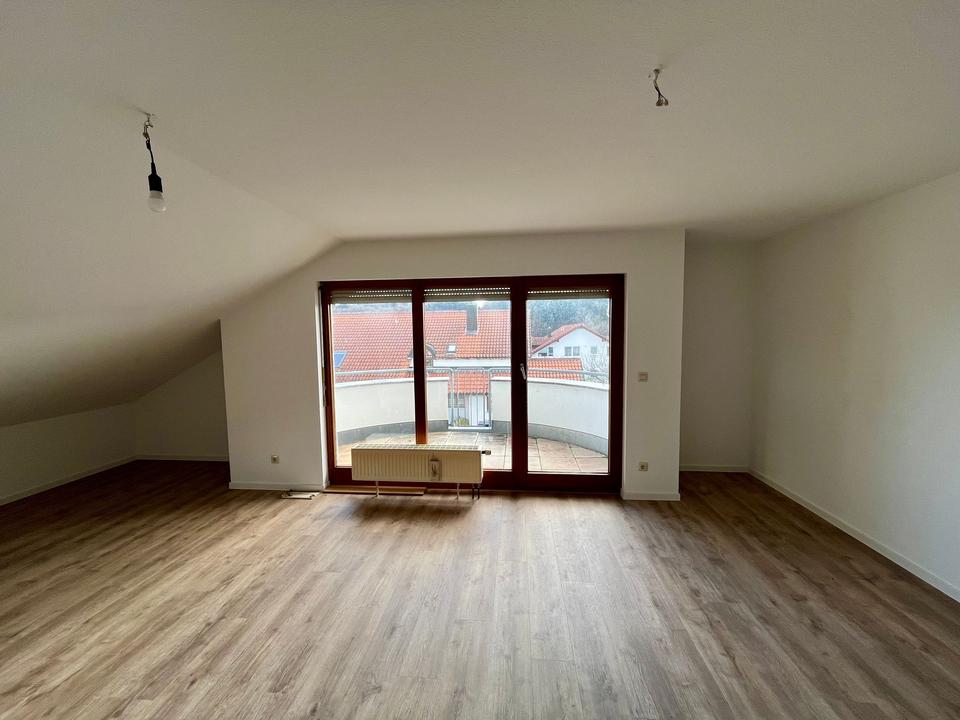Thumbnail-Sanierte Dachgeschosswohnung mit Balkon in Gschwend