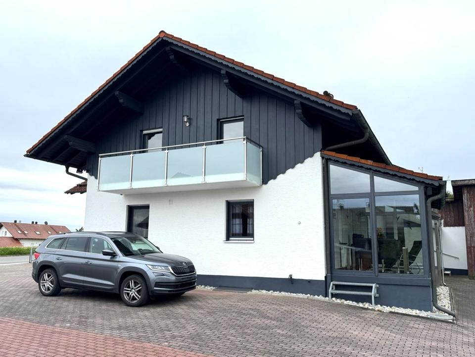 Thumbnail-4-Zimmer-Wohnung im 1. Stock mit Balkon & 2 Stellplätzen