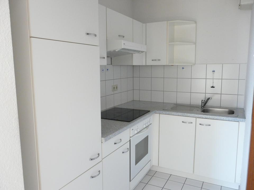 Thumbnail-gepflegte 2-Zimmer Wohnung mit Einbauküche und Balkon am Mannichswalder Platz in Crimmitschau