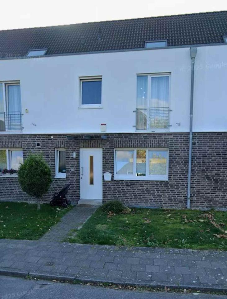 Thumbnail-Top gepflegtes möbliertes Reihenhaus mit Garten ca. 176 qm