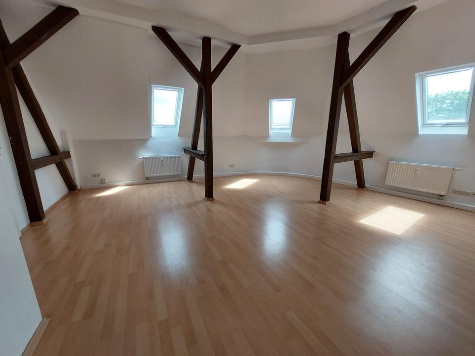 Thumbnail-Tolle 7-Raum-DG-Wohnung mit Balkon in Chemnitz-Kappel