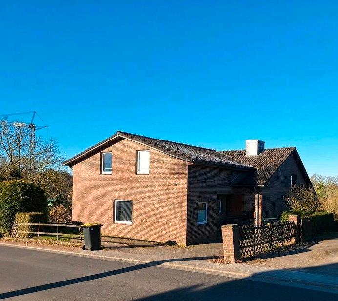 Thumbnail-Einfamilienhaus mit Anbau