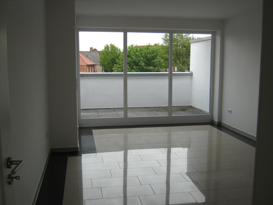 Thumbnail-Moderne 2-Zimmer-Penthousewohnung mit Balkon in zentraler Lage
