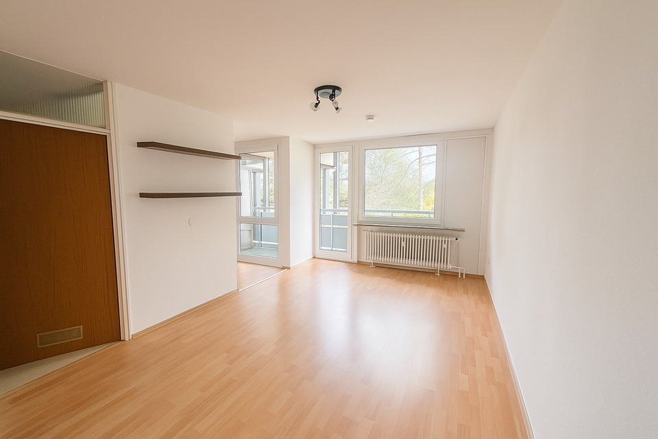 Thumbnail-Frisch renovierte 1,5-Zimmer-EG-Wohnung mit Balkon & Stellplatz!