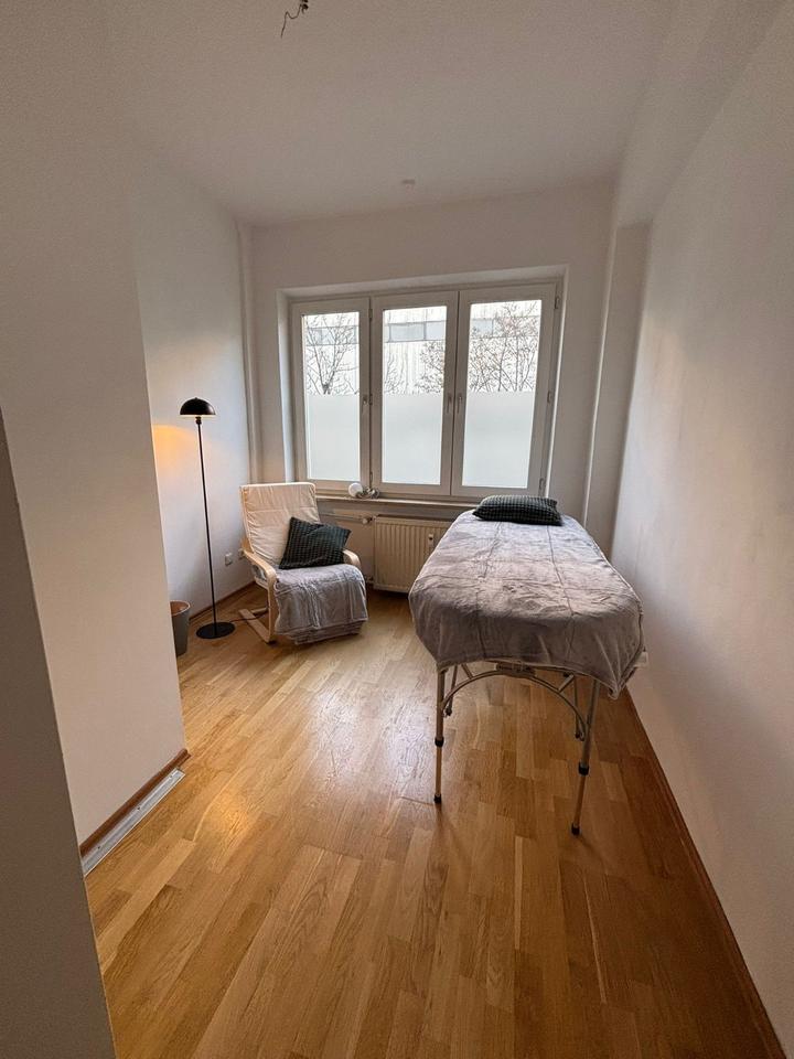 Thumbnail-Heller Praxisraum mit eigener Dusche im Herzen Münchens (Stachus)