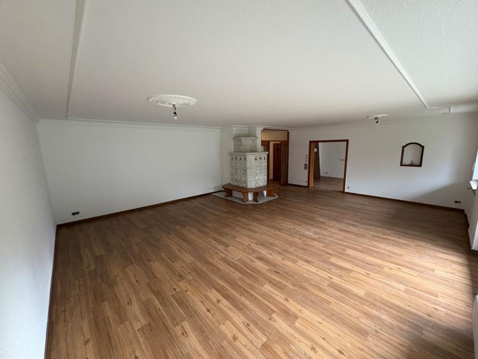 Thumbnail-Großzügige Wohnung gesamt 205 qm in 2-Familien-Haus