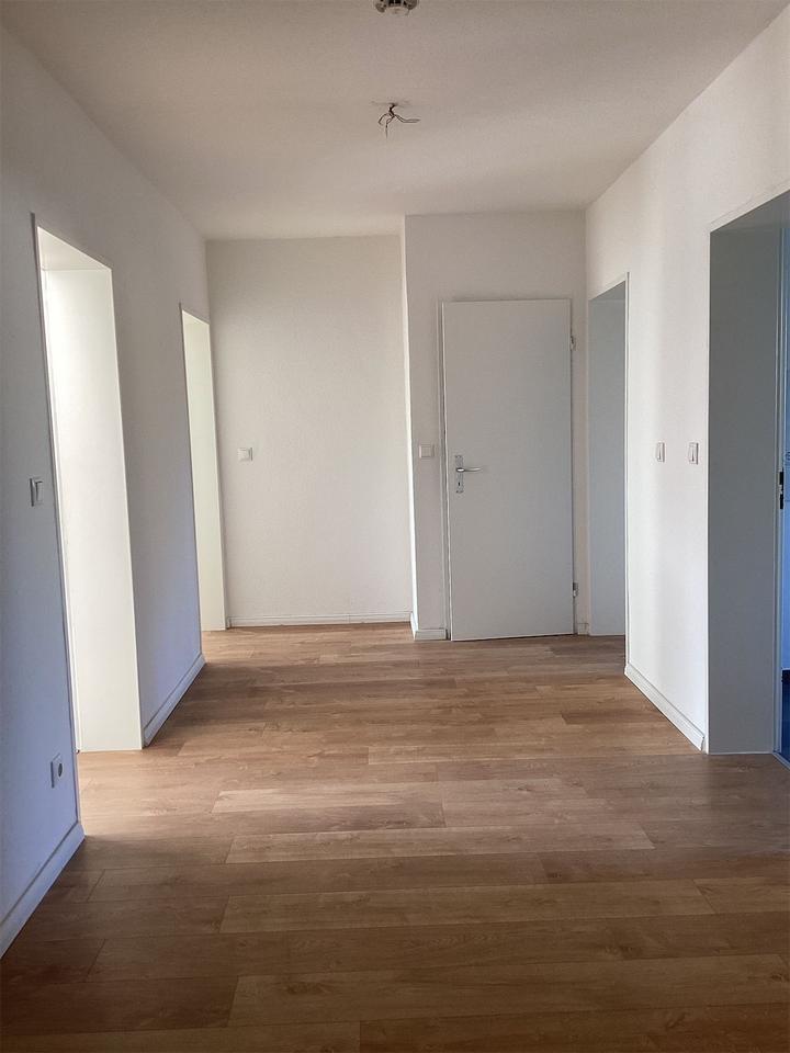 Thumbnail-Schöne 3-Zimmer Wohnung mit großem Balkon in Hildesheim-Himmelsthür!
