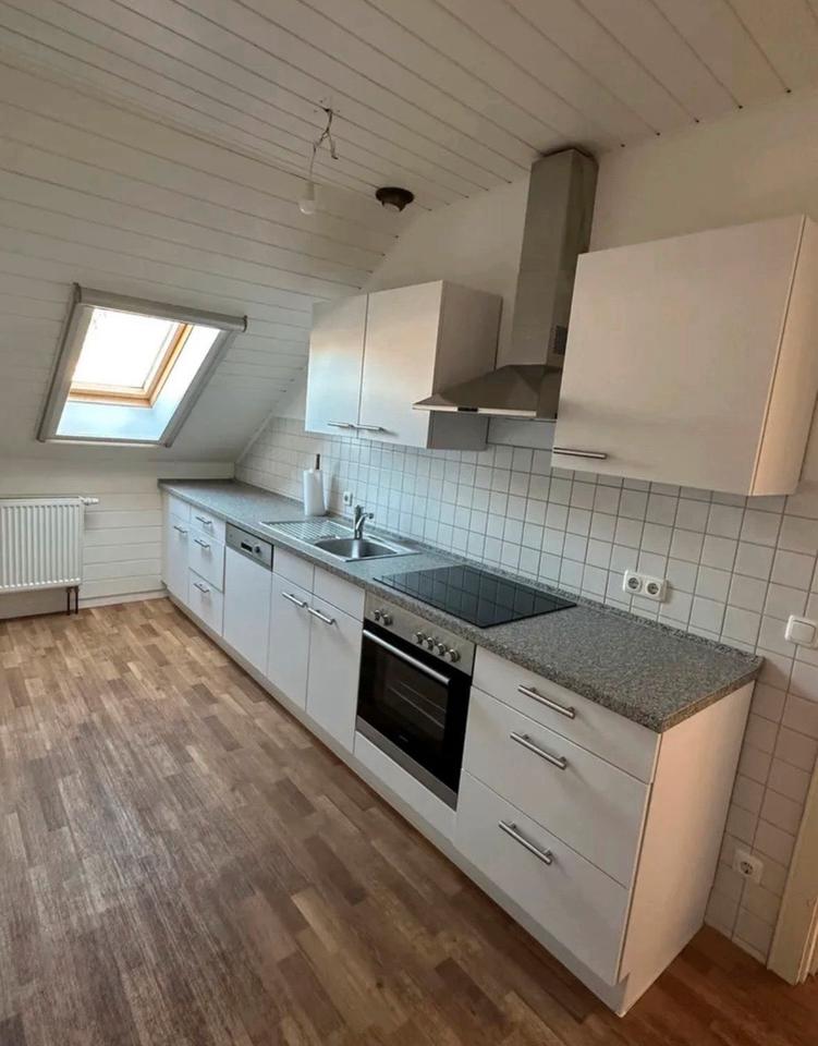 Thumbnail-Renovierte Dachgeschosswohnung (65qm) in Alt-Hamborn