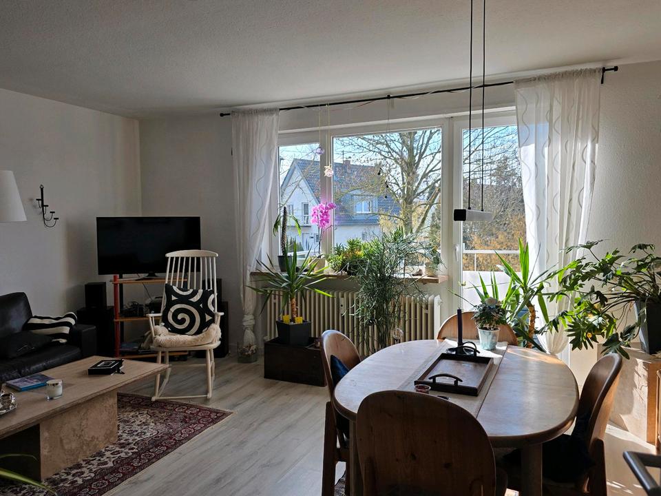 Thumbnail-Sehr helle freundliche 4 Zimmer Wohnung mit Balkon