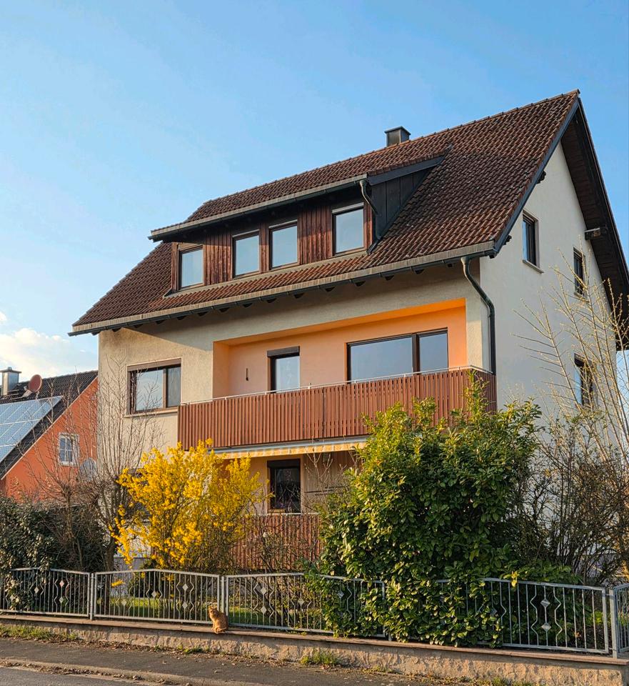 Thumbnail-Gepflegtes Mehrfamilienhaus im Ortsteil Elsendorf zu verkaufen